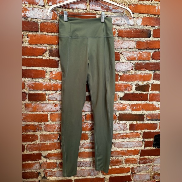 Girlfriend-Collective. Color Green.  Size S. - Picture 4 of 5